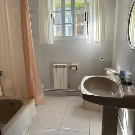 公寓 Acogedor Con Jardin 格罗韦