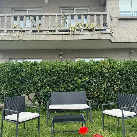 Acogedor Con Jardin *