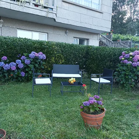 Acogedor Con Jardin *