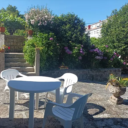 Acogedor Con Jardin * 格罗韦