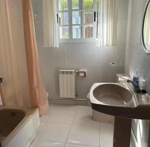 Διαμέρισμα Acogedor Con Jardin O Grove