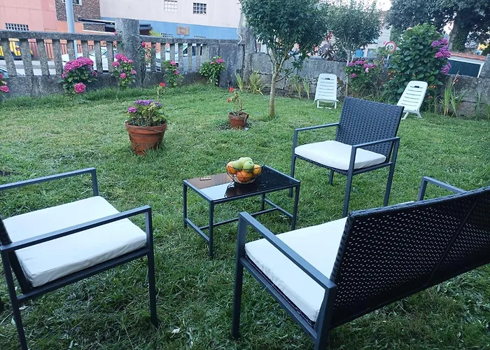 Acogedor Con Jardin *